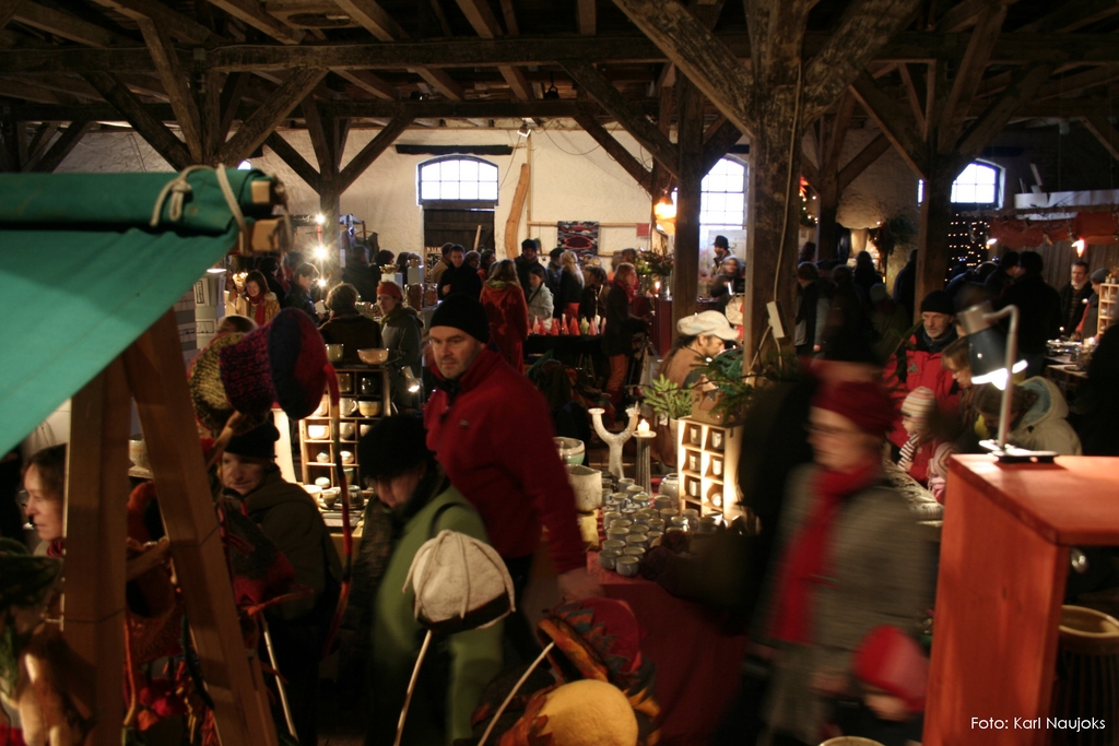 Adventsmarkt auf der Burg Klempenow, Foto: Karl Naujoks